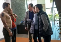 Zoey Deutch - Proč právě on? (2016), Obrázek #2