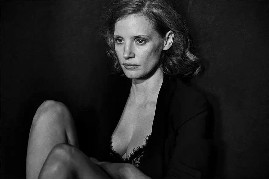 Kalendář Pirelli 2017 oslňuje přirozenou krásou hollywoodských hvězd
