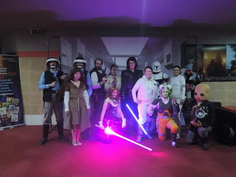 kostymovi-fanousci-star-wars-znovu-povstanou-v-premiere-cinemas-2