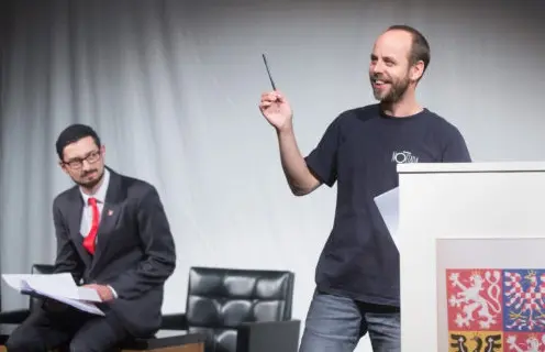 ovcacek-ctveracek-z-bohnicke-lecebny-satelitem-do-kin