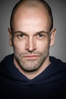 Jonny Lee Miller