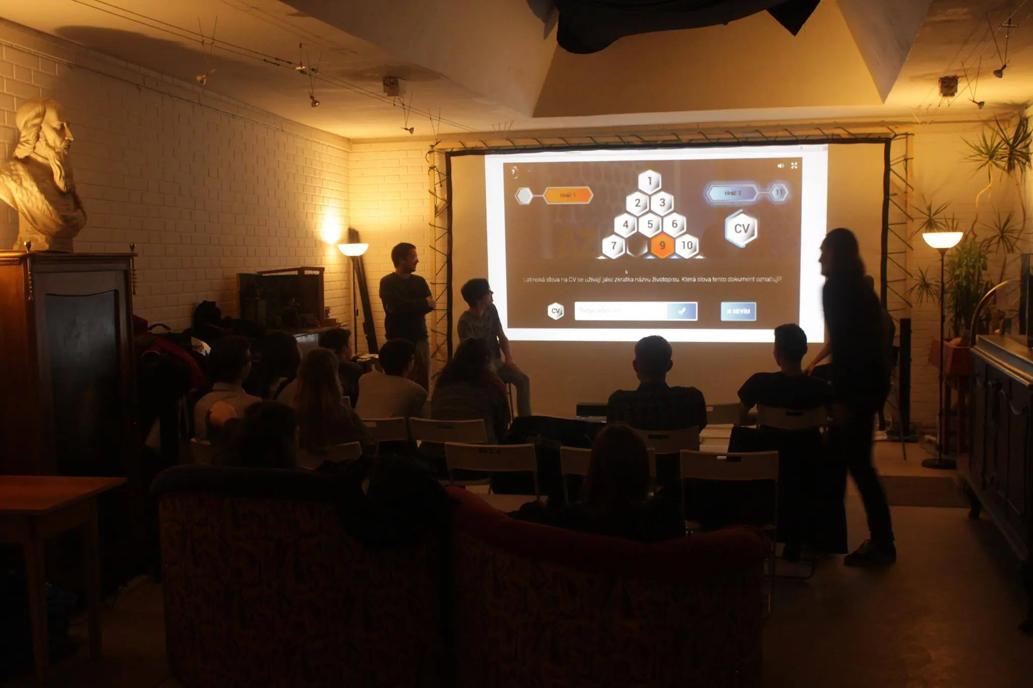 trabantem-do-krutonpolisu-predstavujeme-prostor-kde-se-premysli-o-filmove-a-televizni-tvorbe-8