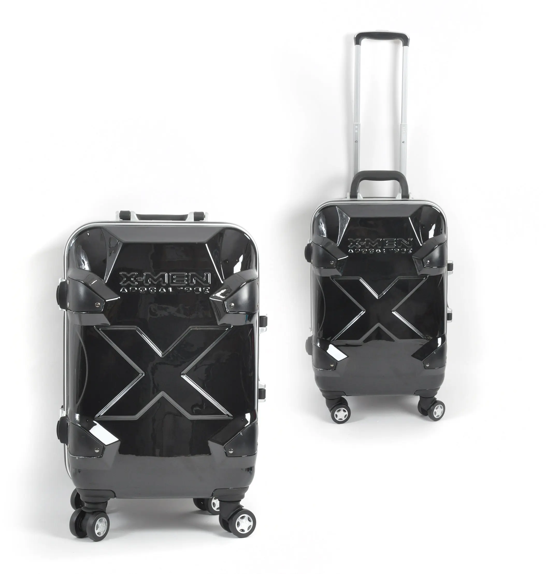 hugh-jackman-se-louci-se-slavnym-mutantem-soutezte-s-filmem-logan-wolverine-o-paradni-cestovni-kufr