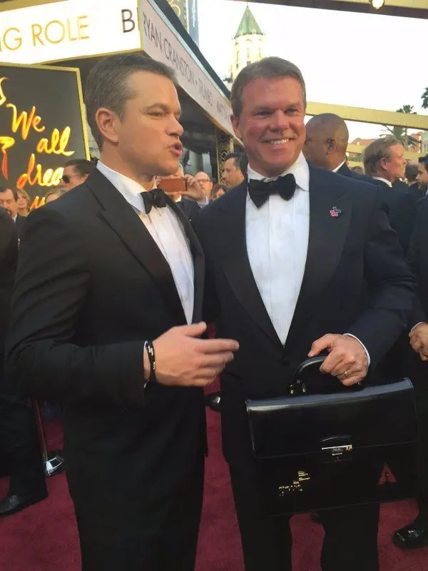 za-trapas-na-oscarech-muze-nutkava-potreba-sebeprezentace-a-sexappeal-emmy-stone-2