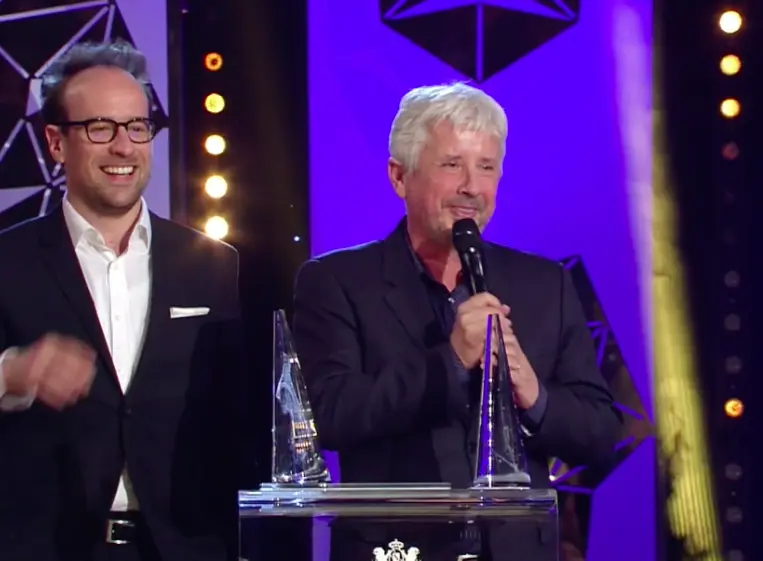 glosa-dostat-cenu-kterou-vam-hrube-vyctou-je-to-sarkasmus-nebo-absurdita-1