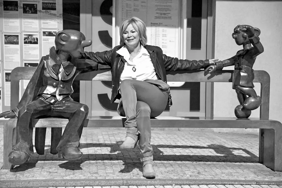 zemrela-helena-stachova-mluvila-lizu-simpsonovou-manicku-a-babinku-vedla-divadlo-spejbla-a-hurvinka-4