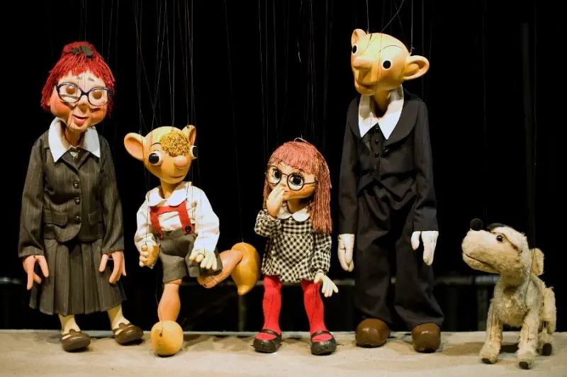 zemrela-helena-stachova-mluvila-lizu-simpsonovou-manicku-a-babinku-vedla-divadlo-spejbla-a-hurvinka