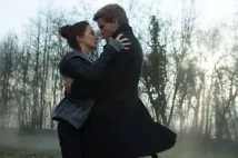 Addison Timlin - Pád (2016), Obrázek #4