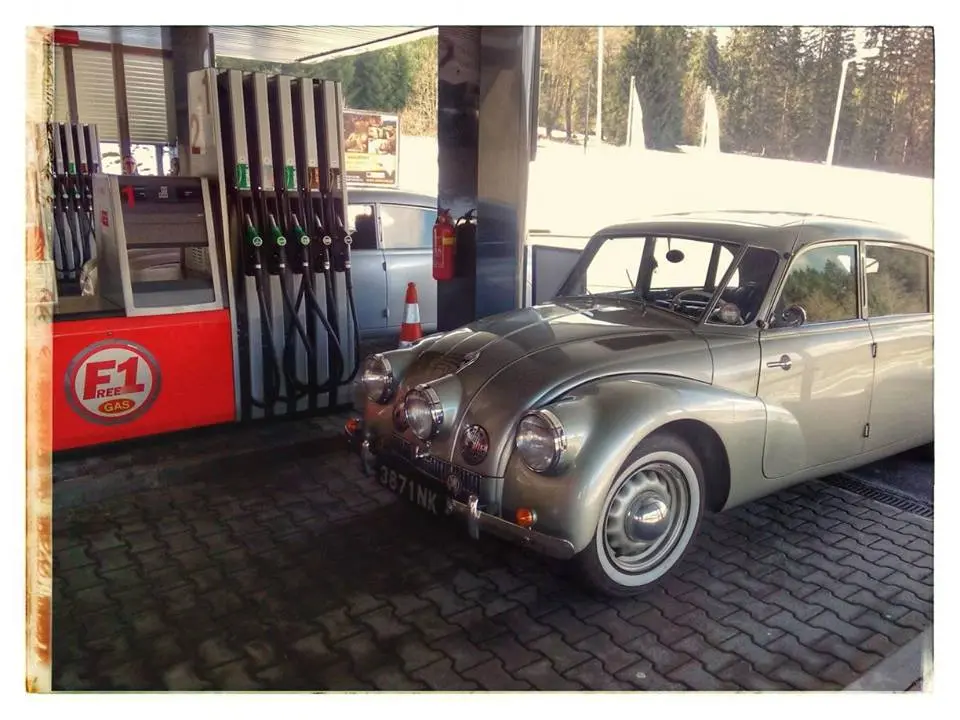 sedmdesat-let-do-minulosti-reziser-petr-horky-se-vratil-do-casu-legendarnich-cestovatelu-zikmunda-a-hanzelky-10