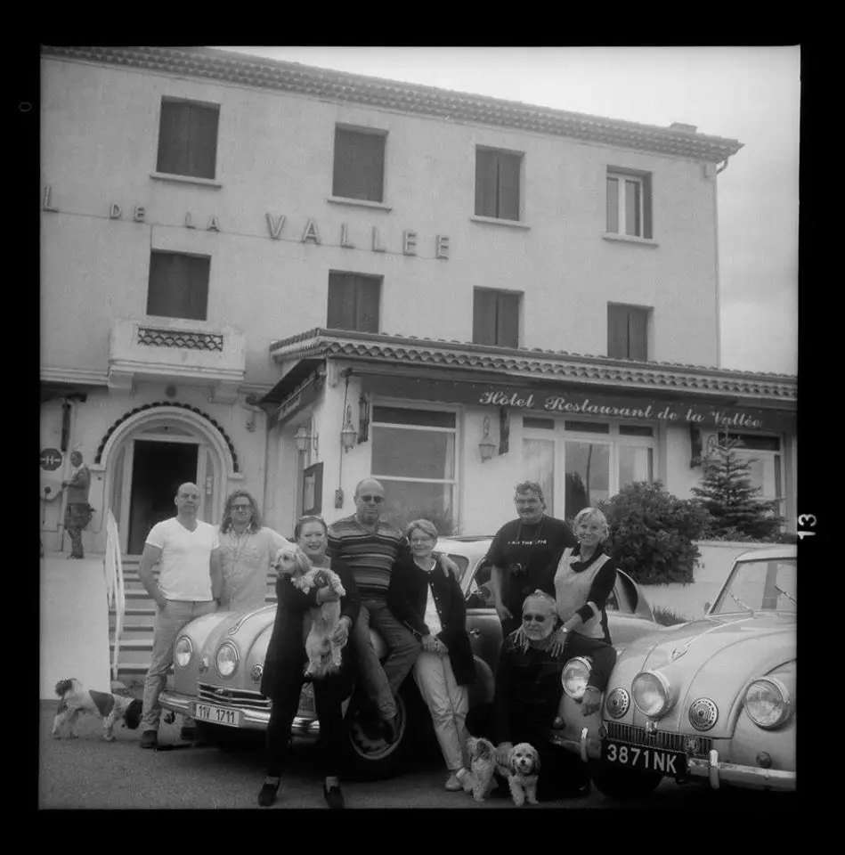 sedmdesat-let-do-minulosti-reziser-petr-horky-se-vratil-do-casu-legendarnich-cestovatelu-zikmunda-a-hanzelky-3