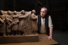 Monstrum: Televize odvysílá tragický příběh autora Stalinova sousoší