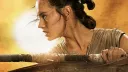 Daisy Ridley jako Ofélie na prvním obrázku ze stejnojmenného dramatu