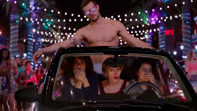 Recenze: Holky na tahu - jaká je nová komedie se Scarlett Johansson?