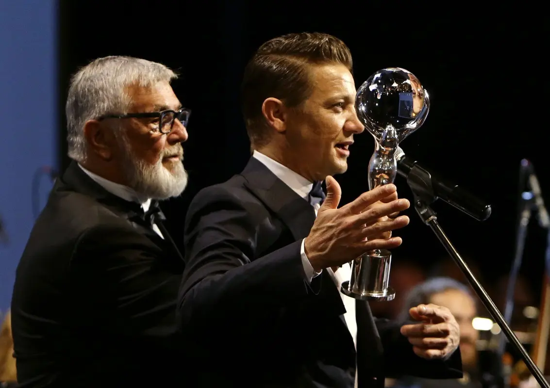 karlovy-vary-2017-kristalovy-globus-si-odvazi-krizacek-1