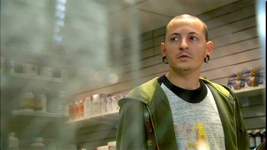 Zpěvák kapely Linkin Park Chester Bennington spáchal sebevraždu, bylo mu 41 let