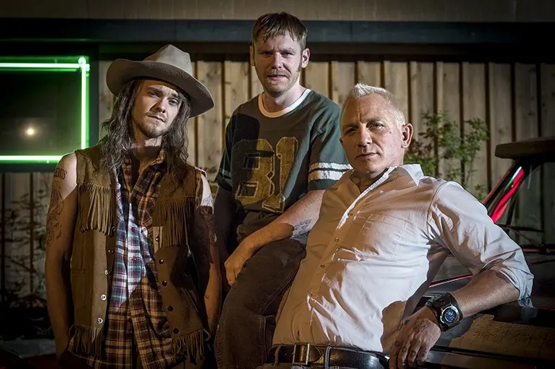 Daniel Craig, Jack Quaid, Brian Gleeson