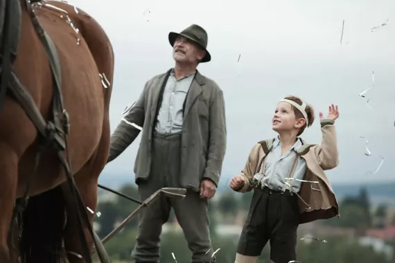 CZ tržby: Jak odolává Po strništi bos konkurenci?