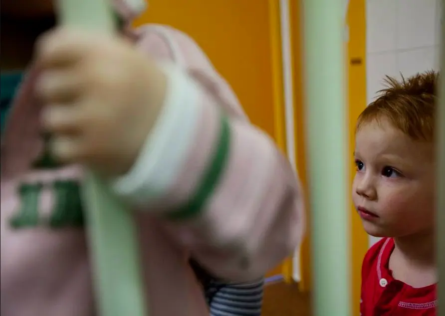 matky-s-detmi-za-mrizemi-ve-veznici-tvrda-realita-2