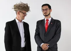 Ovčáček vezme Babiše do kina. Jenže proč až po volbách?