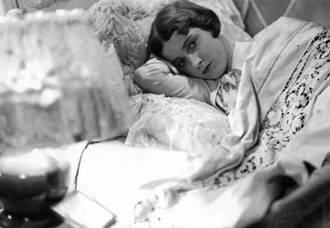 v-obdivuhodnem-veku-100-let-zemrela-francouzska-herecka-danielle-darrieux-1