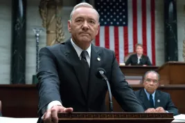 Kevin Spacey byl obviněn z obtěžování chlapce, přiznal, že je gay a jeho seriál House of Cards končí