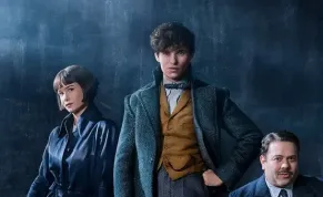 Fantastická zvířata 2 mají nový název a první fotku s mladým Brumbálem a Mlokovou láskou z mládí