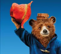 Recenze: Paddington 2 - Tenhle medvěd má prostě styl, pod kloboukem a jedinečný talent pobavit děti i dospělé
