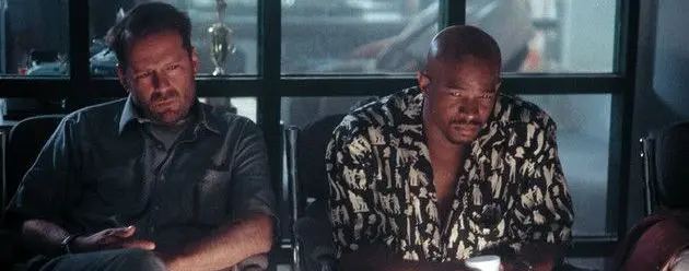 desitka-zajimavosti-co-jste-nevedeli-o-kultovnim-poslednim-skautovi-2