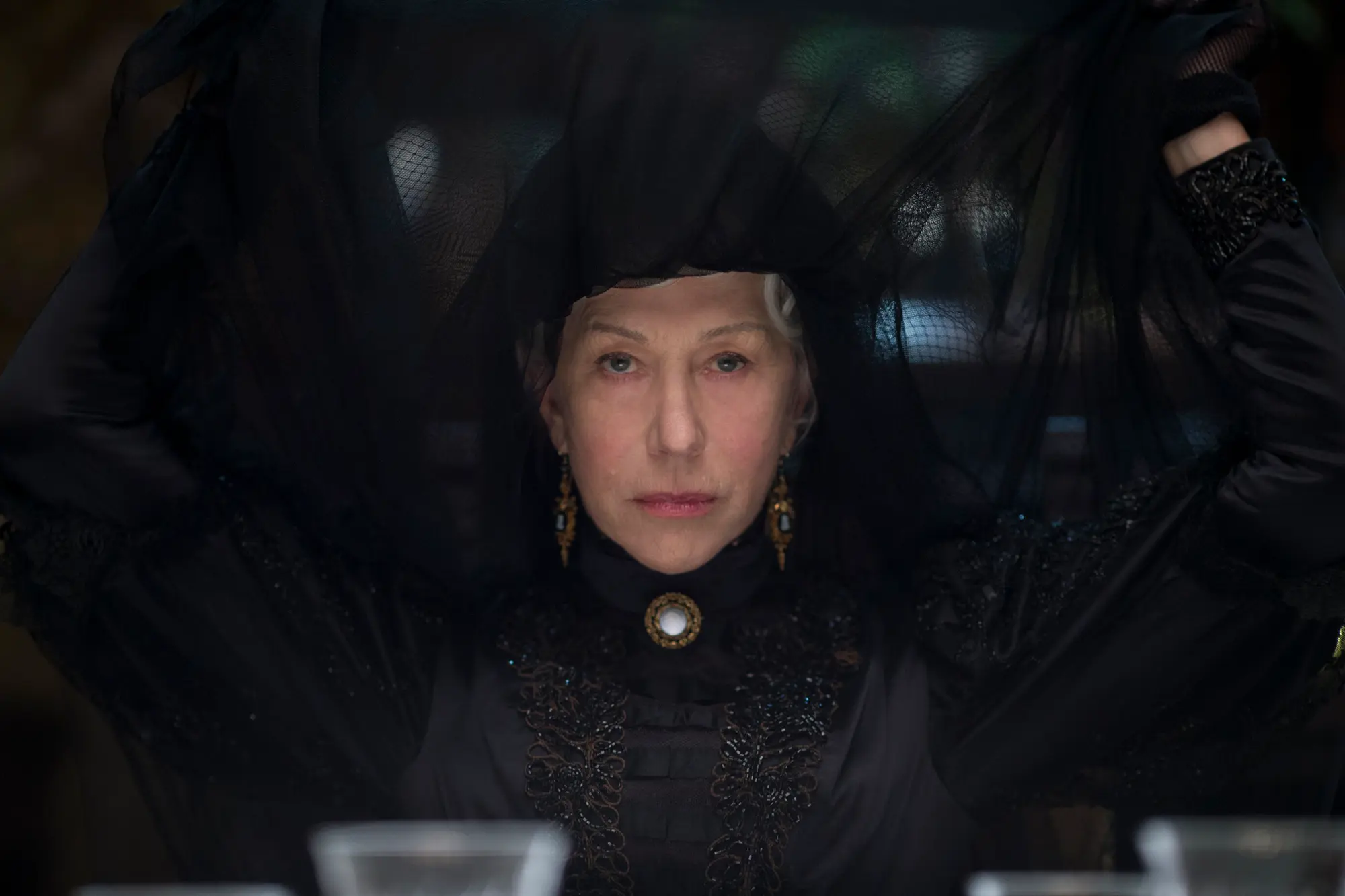 Oscarová Královna Helen Mirren si to rozdá s démony v hororu Winchester