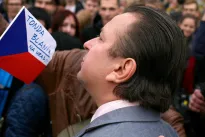 Když do příšerného lobbisty vstoupí duch Václava Havla. Stane se s Tondy Blaníka lepší člověk?