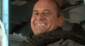 Lupič se zlatou korunkou a mafián s Oscarem Joe Pesci slaví narozeniny