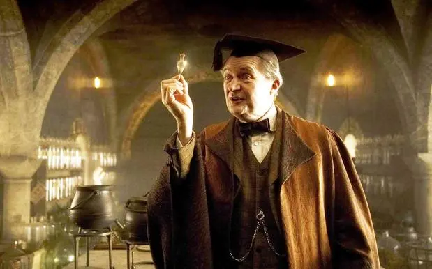 do-jakych-bradavickych-koleji-patrili-urcite-dospele-postavy-z-harryho-pottera-nektere-vas-mozna-prekvapi-5