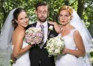 Když jedna žena nestačí. Ustojí Jan Plouhar Trojí život?