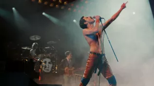 Filmový Freddie Mercury v prvním traileru! Jak se vám líbí?