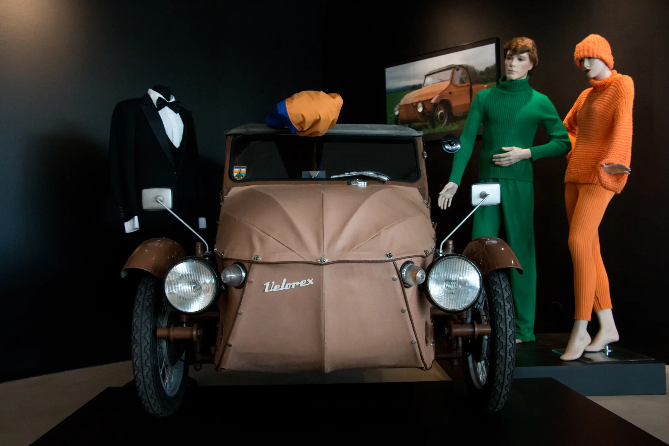 Velorex, první selfie tyč a obrovský frňákovník. Poznáte filmy zlaté éry československé kinematografie?