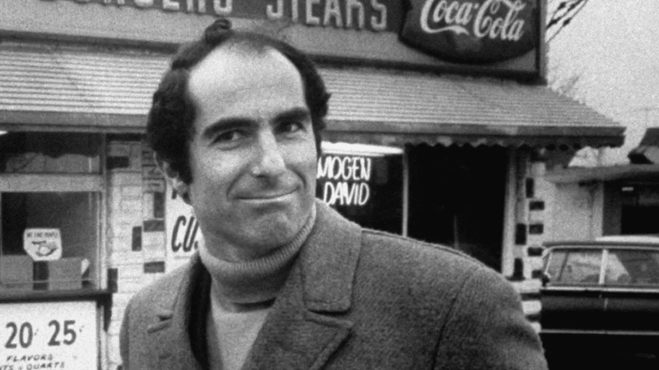 Zemřel významný spisovatel Philip Roth. Podle jeho Pražských orgií vzniká film