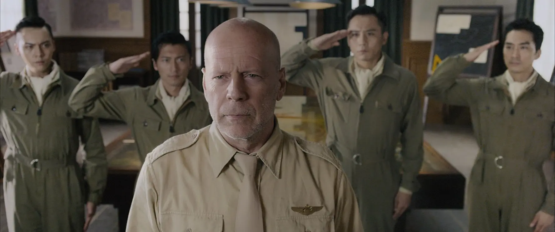 Válečný velkofilm Bruce Willise a Mela Gibsona v prvním traileru