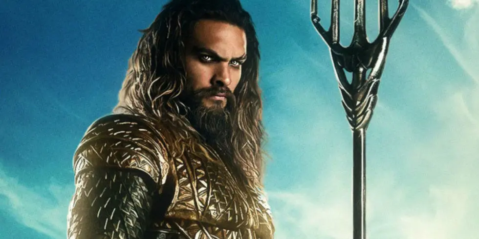 Aquaman odkrývá pokličku a představuje se na nových fotkách