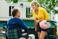 Francouzský režisér má trik, jak upoutat pozornost krásné ženy