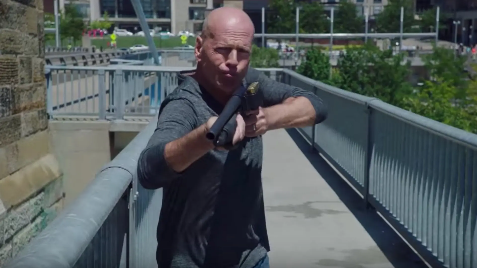 Reprisal: Bruce Willis a Frank Grillo stopují brutálního bankovního lupiče
