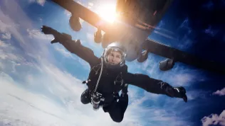 Uvolněná scéna z nového dílu Mission: Impossible slibuje akční jízdu roku