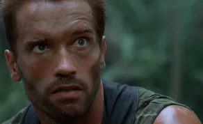 Na internet právě dorazila dost možná nejvzácnější fotka z natáčení původního Predátora