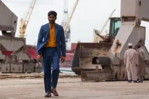 Dhanush  - Podivuhodná cesta fakíra, který uvízl ve skříni (2018), Obrázek #7