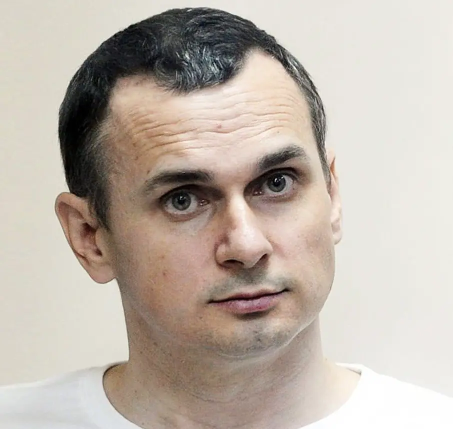 Už tři měsíce drží ukrajinský režisér v ruském vězení hladovku. Pomůže mu podpora Johnnyho Deppa?