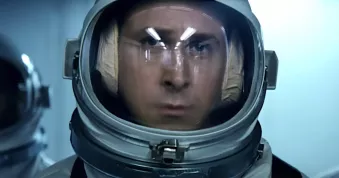 Režisér La La Landu udělal z Ryana Goslinga prvního člověka ve vesmíru