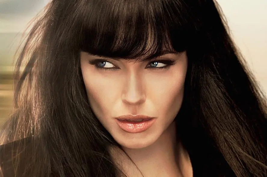 Angelina Jolie se vrátí před kameru v roli ženy toužící po krvavé pomstě