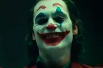 Šílený Joker v podání Joaquina Phoenixe na prvním oficiálním videu