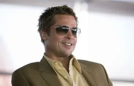 Kingsmani 3 nás vezmou zpátky v čase a brousí si zuby na hvězdnou sestavičku