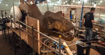 Jak vznikal T-Rex pro Jurský svět? Zapomeňte na CGI, poctivá ruční práce!