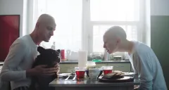 Kostlivec ve skříni, vodka za pohovkou a svérázný život umělců na Bardzo fajném festivalu současného polského filmu